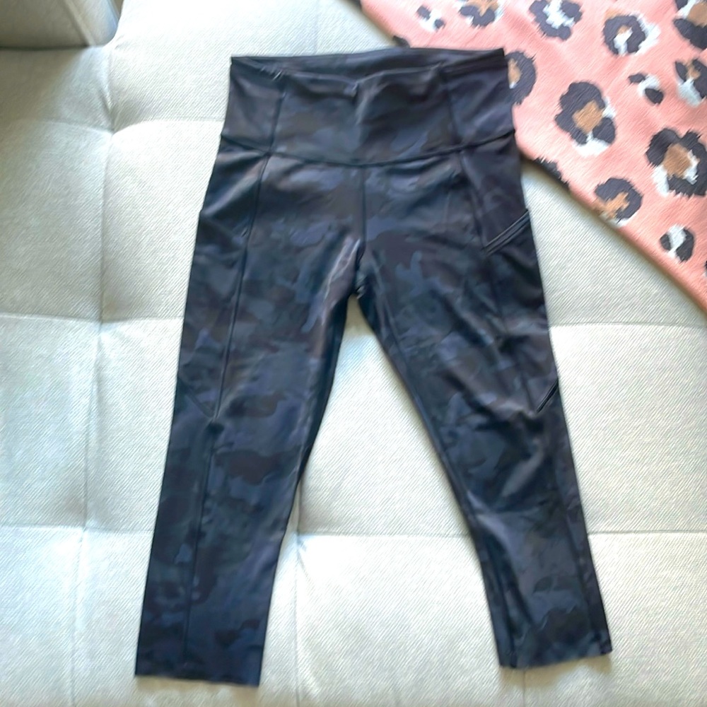 Lululemon crop leggings